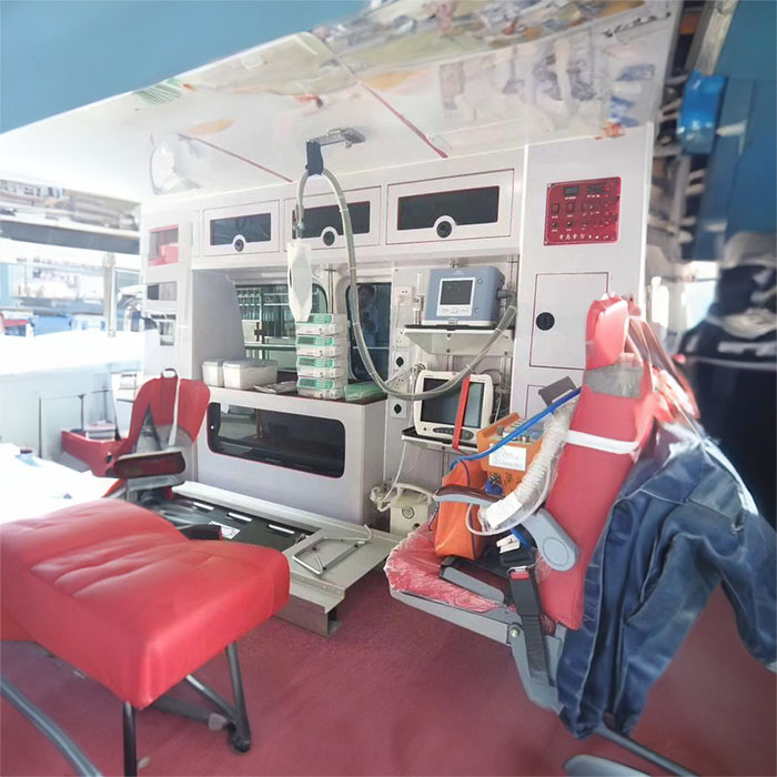 西宁私人救护车租赁电话