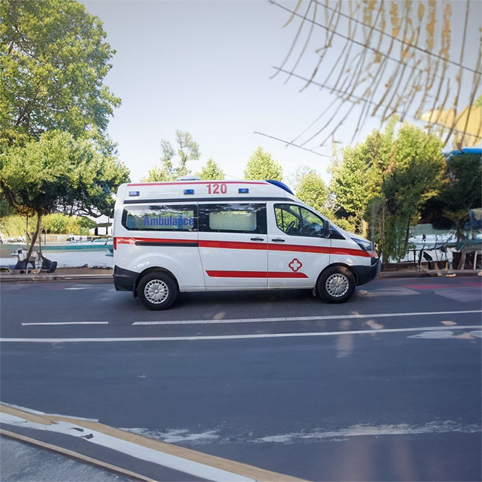 西宁出租救护车联系电话