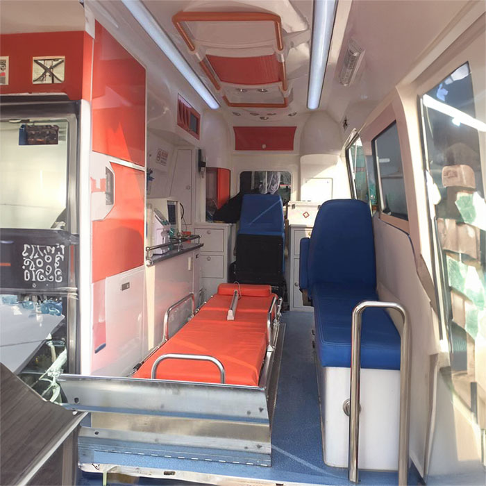 西宁私人救护车租车多少钱