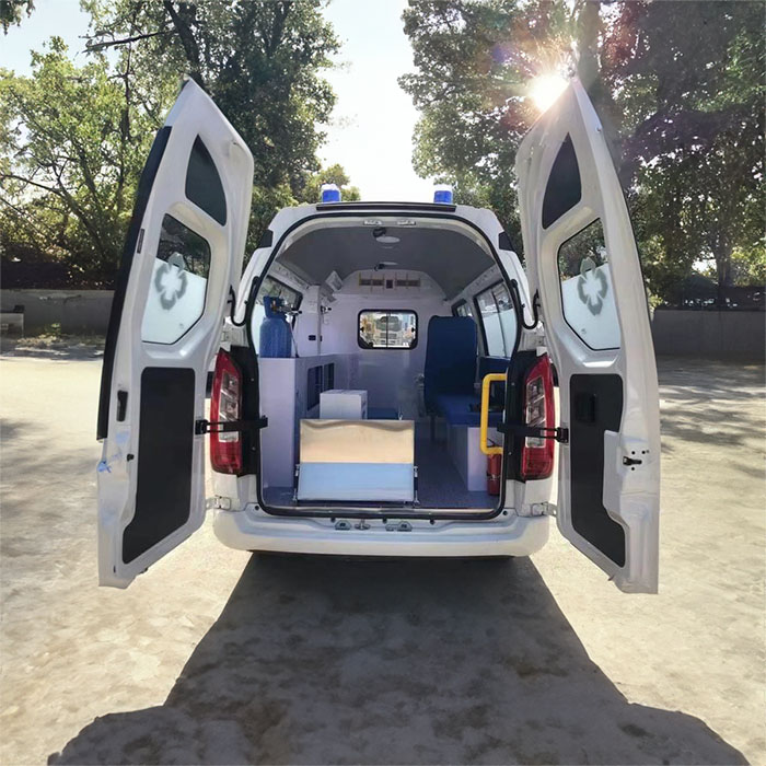 西宁租赁救护车电话