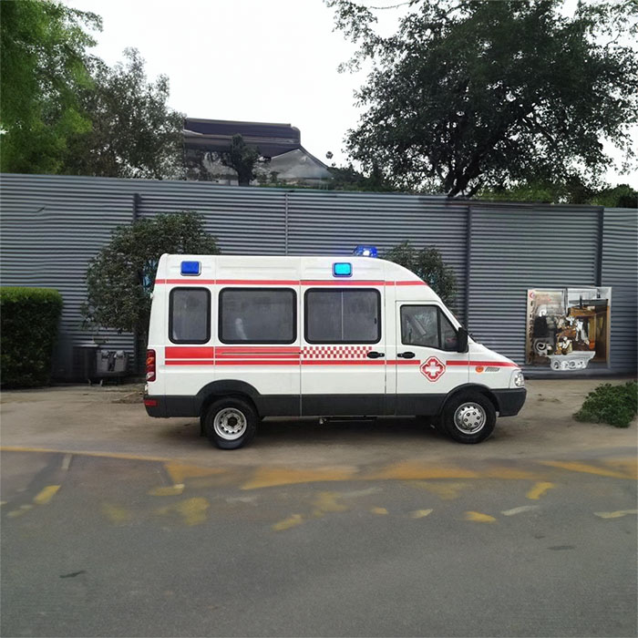 西宁私人救护车租赁收费标准