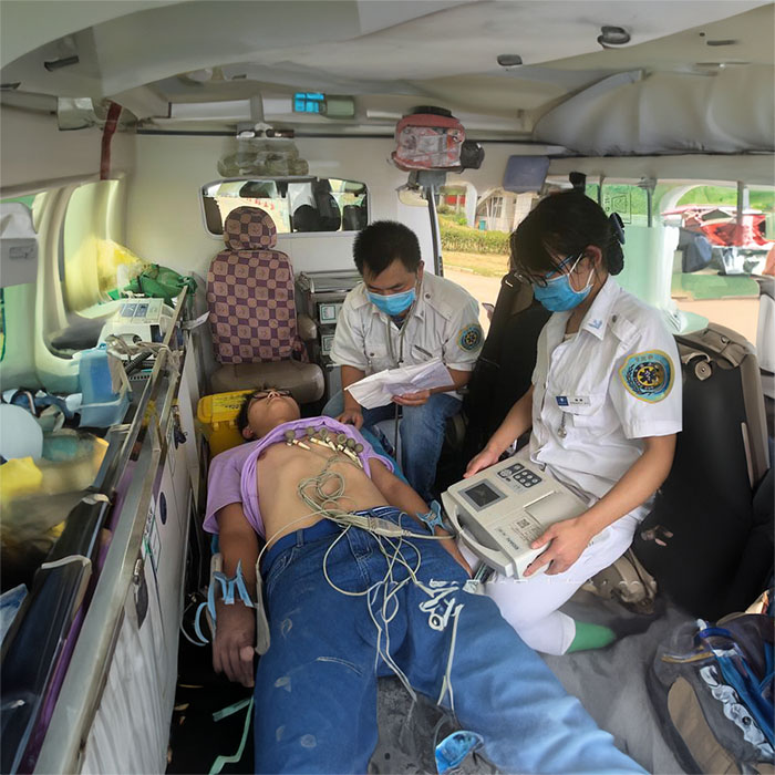 西宁私人救护车出租费用