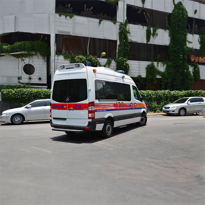 西宁出租私人救护车联系方式