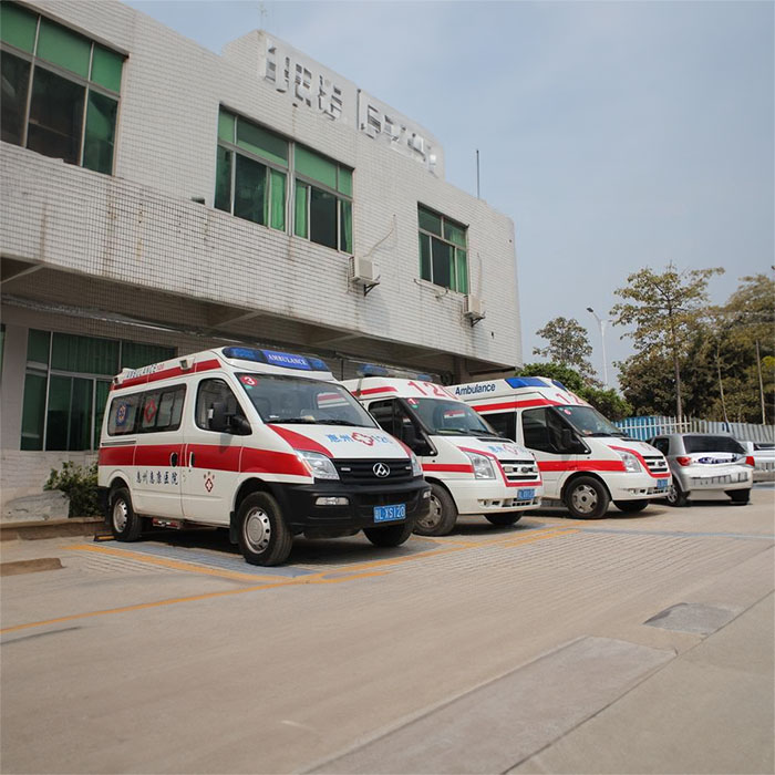 西宁私人救护车出租联系电话