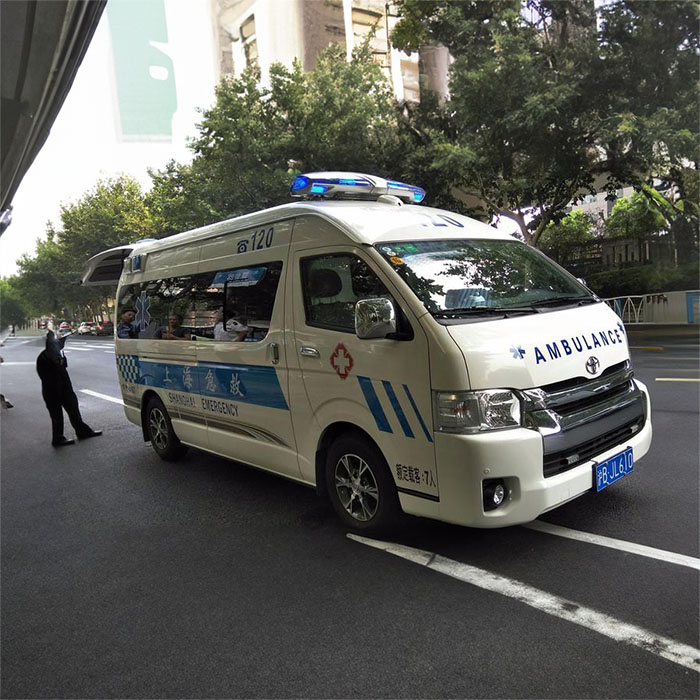 西宁救护车租赁联系方式