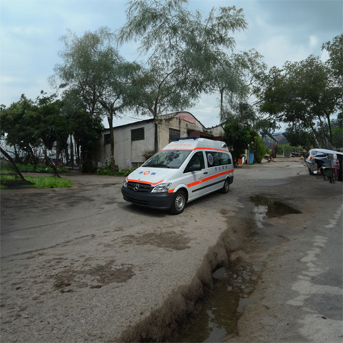 西宁租赁私人救护车联系电话