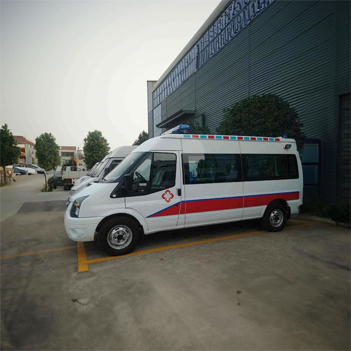 西宁急救车出租联系电话