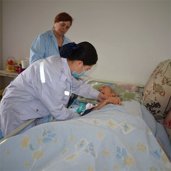 西宁私人救护车租赁多少钱