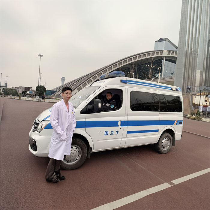 西宁私人救护车租车收费