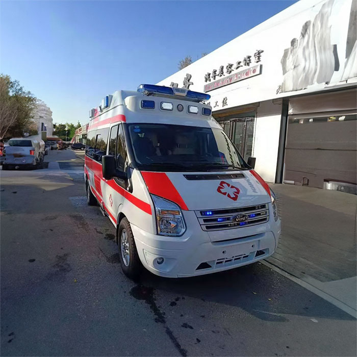 西宁出租私人救护车联系电话