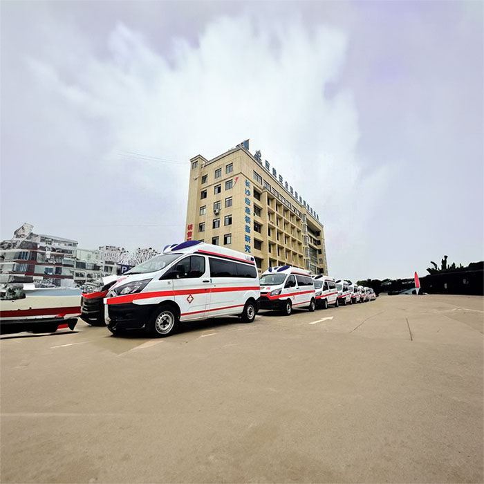 西宁租赁私人救护车联系电话