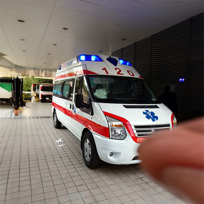 西宁救护车租赁电话