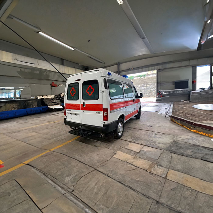 西宁私人救护车出租电话