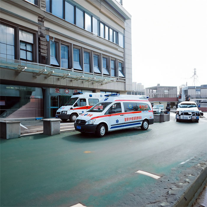 西宁私人救护车租赁收费