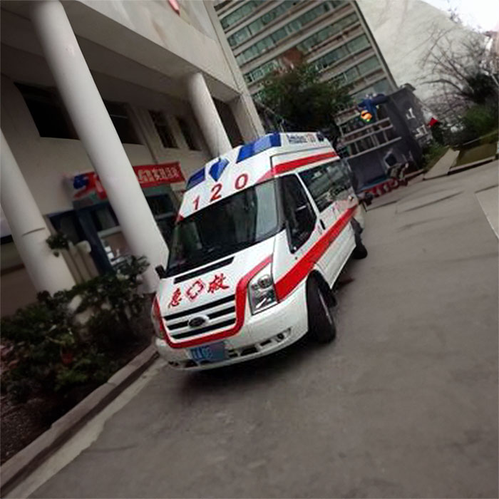 西宁私人救护车出租多少钱