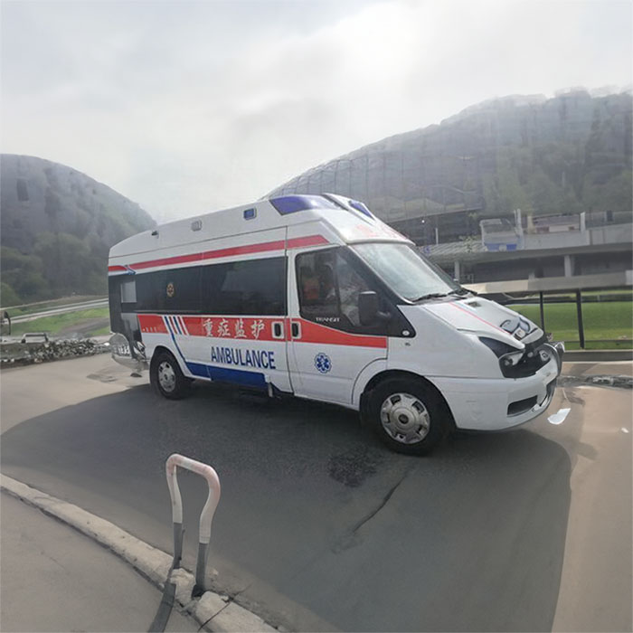 西宁救护车出租联系电话