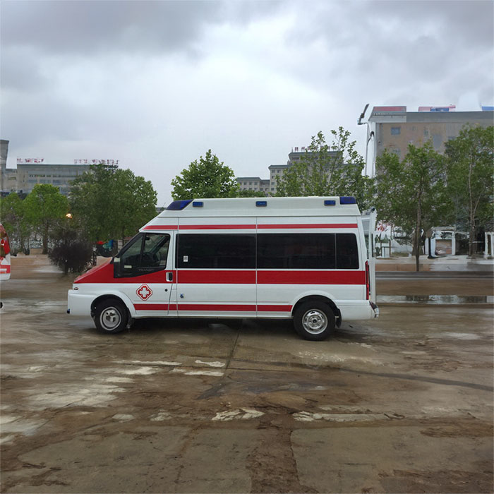 西宁救护车租赁电话