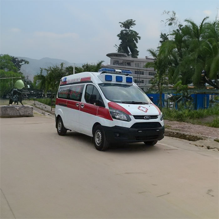 西宁私人救护车租赁收费