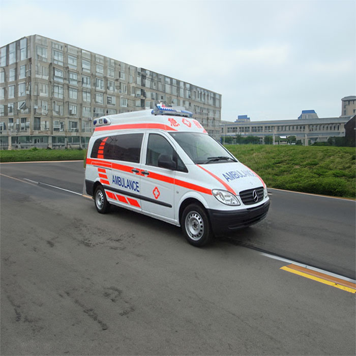西宁救护车租赁联系方式