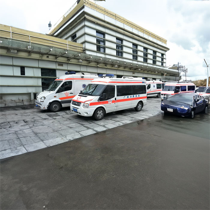 西宁出租救护车联系电话