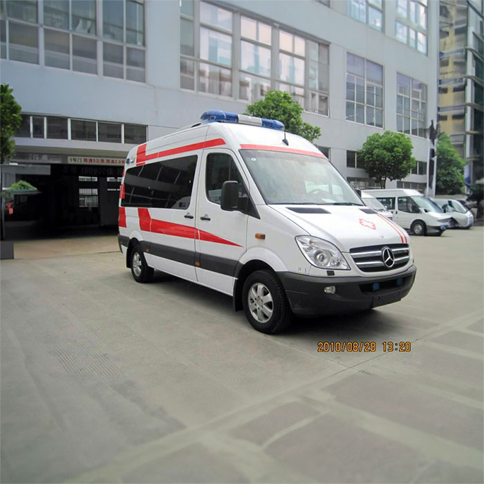 西宁私人救护车租赁收费