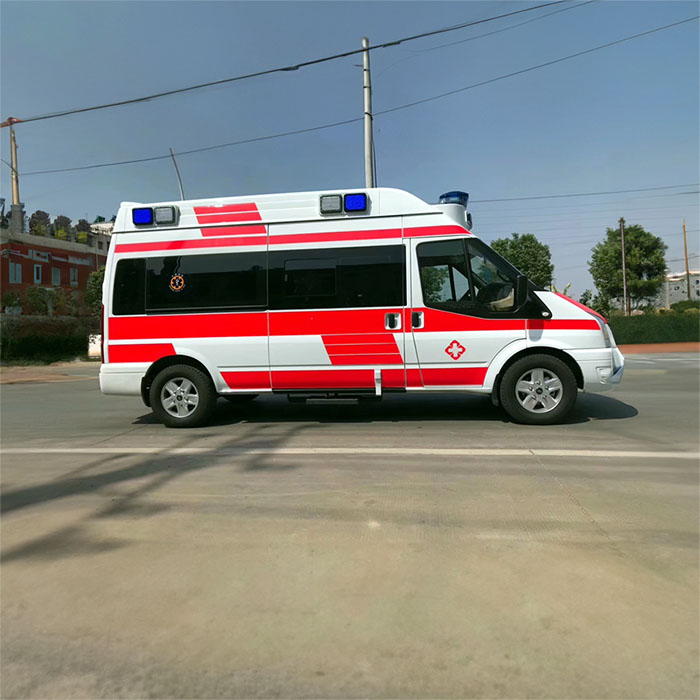 西宁私人救护车租赁收费标准