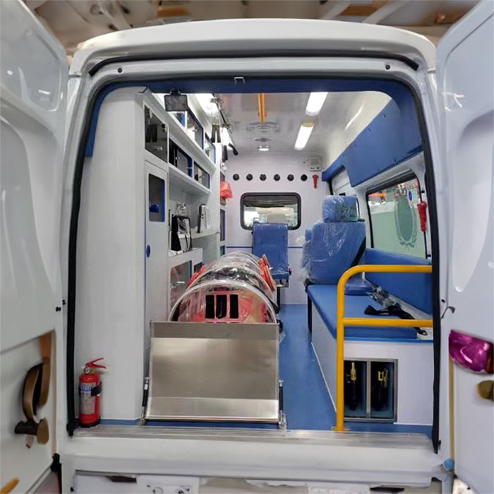 西宁租赁私人救护车电话号码