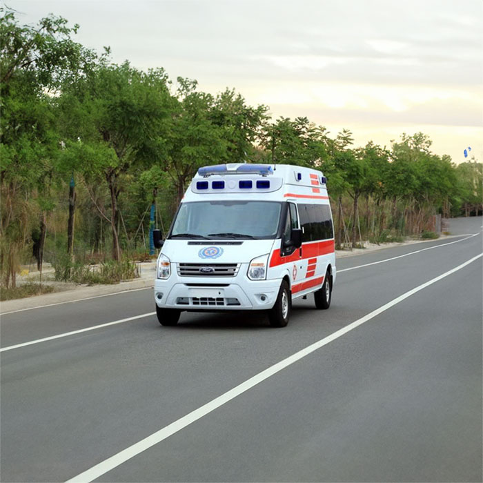 西宁私人救护车出租费用