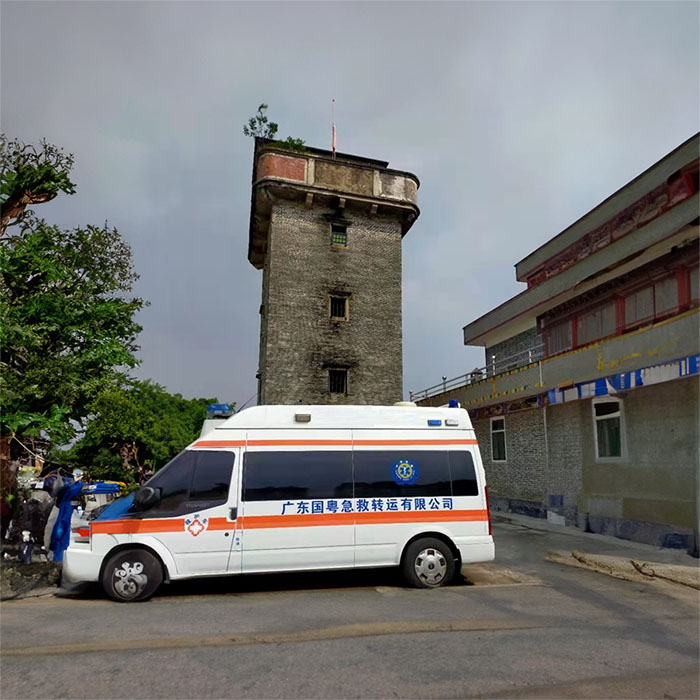 西宁私人救护车出租多少钱