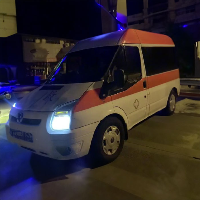 西宁租赁私人救护车电话号码