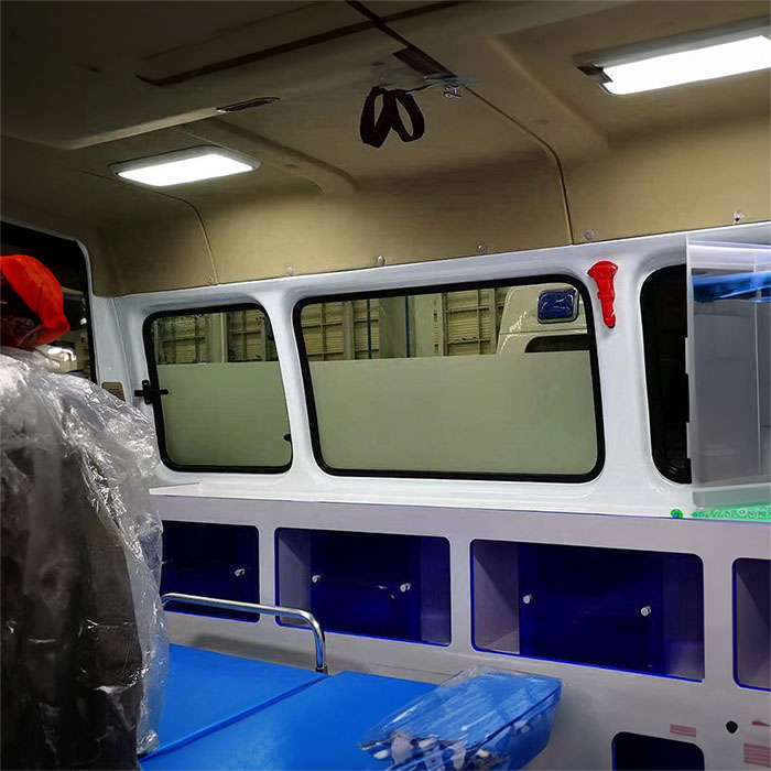 西宁出租急救车电话