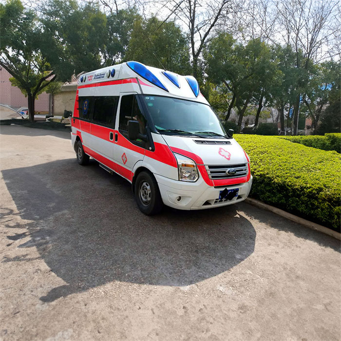 西宁私人救护车租车多少钱