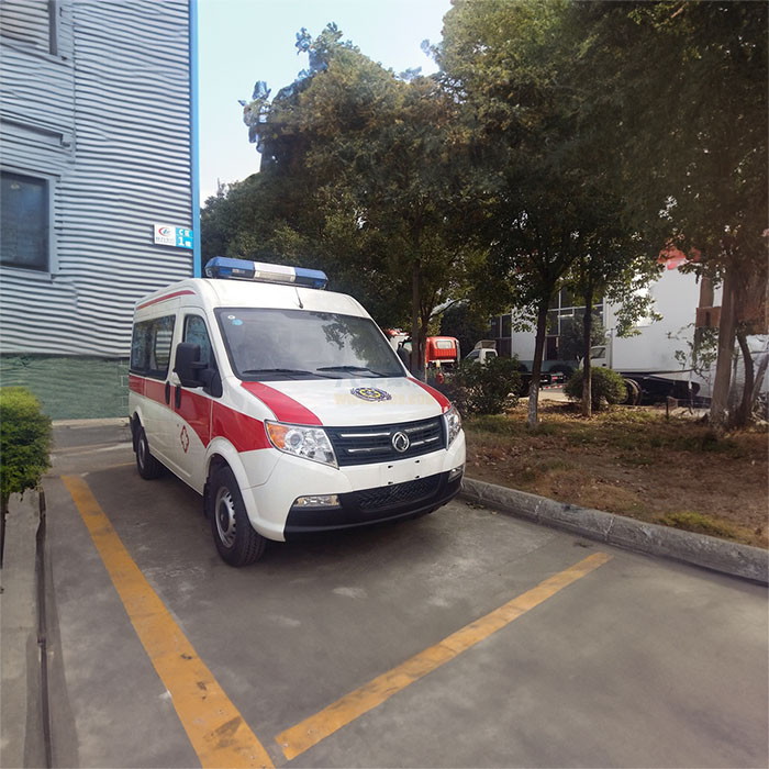 西宁私人救护车租赁多少钱