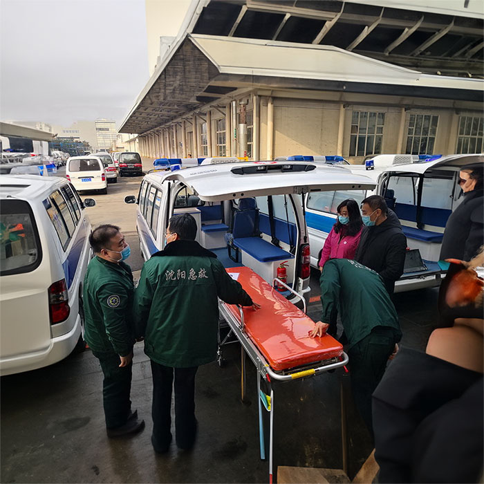 西宁私人救护车租赁费用