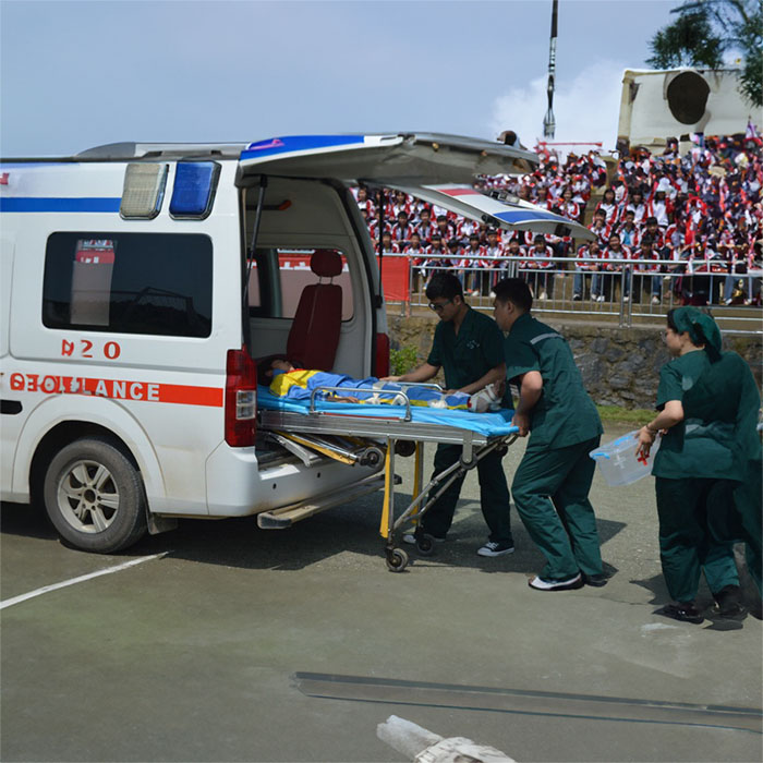 西宁私人救护车出租电话