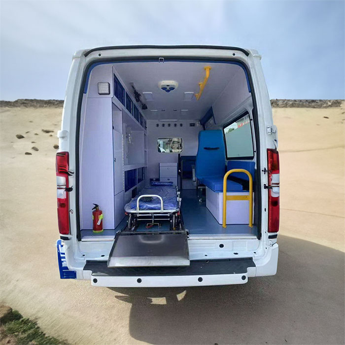 西宁私人救护车租车电话