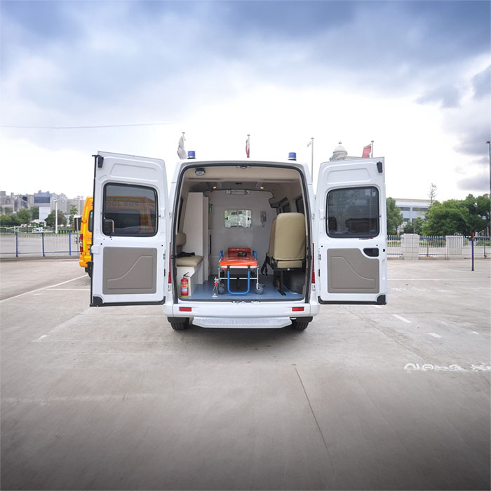 西宁私人救护车租车电话号码