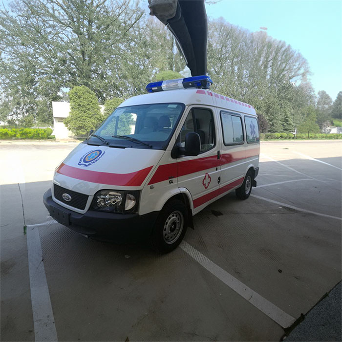 西宁出租私人救护车联系电话