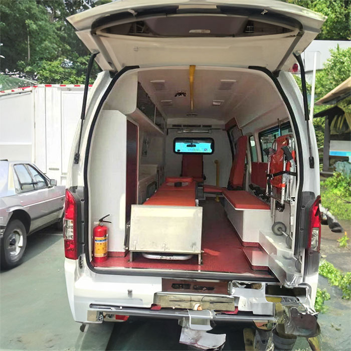 西宁私人救护车租赁费用