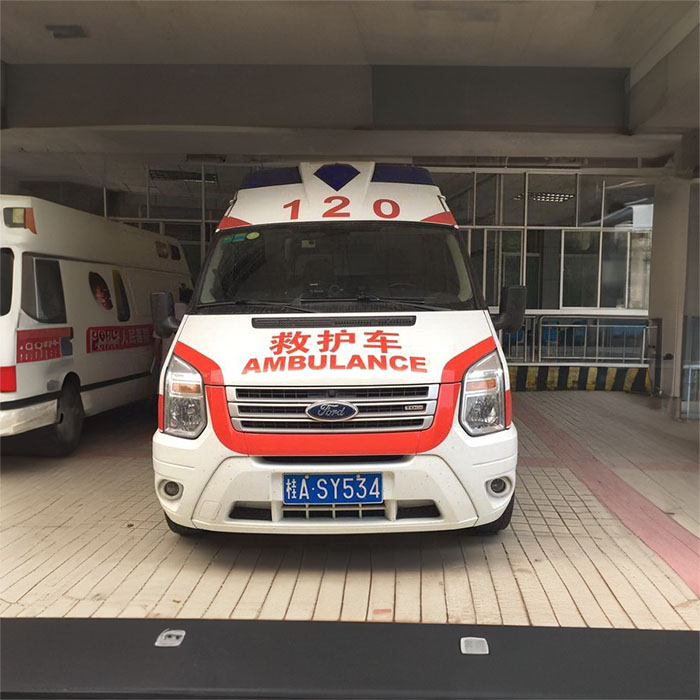 西宁私人救护车租车多少钱