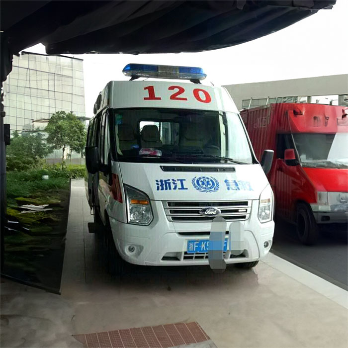 西宁私人救护车租赁费用