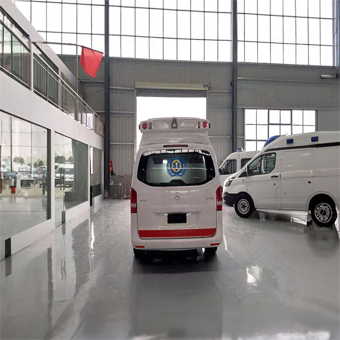 西宁救护车租赁电话