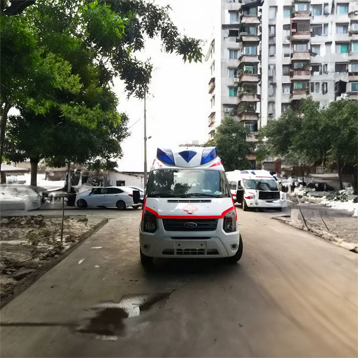 西宁出租私人救护车联系电话