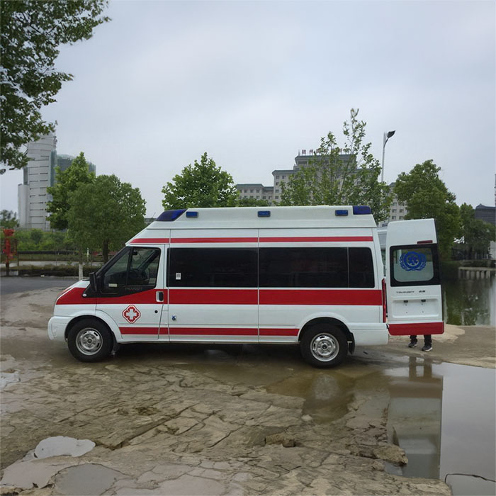 西宁出租急救车联系电话