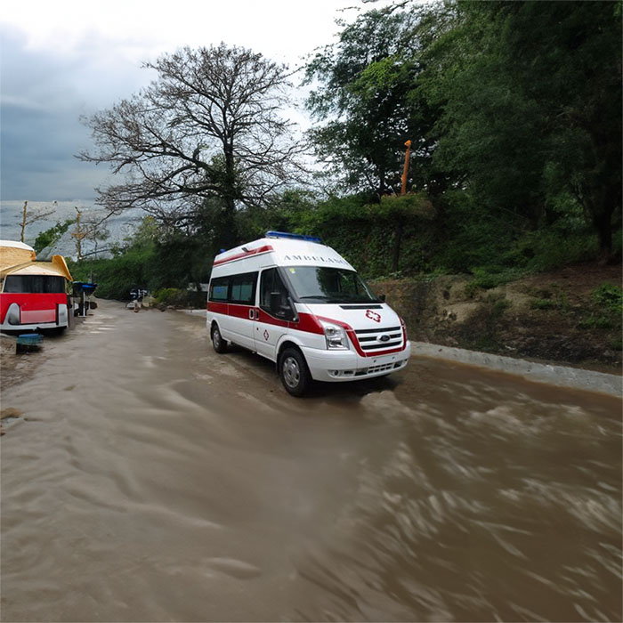 西宁私人救护车租车费用