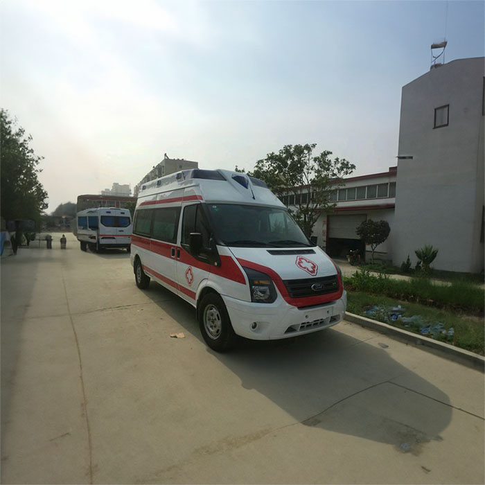 西宁私人救护车租赁收费标准