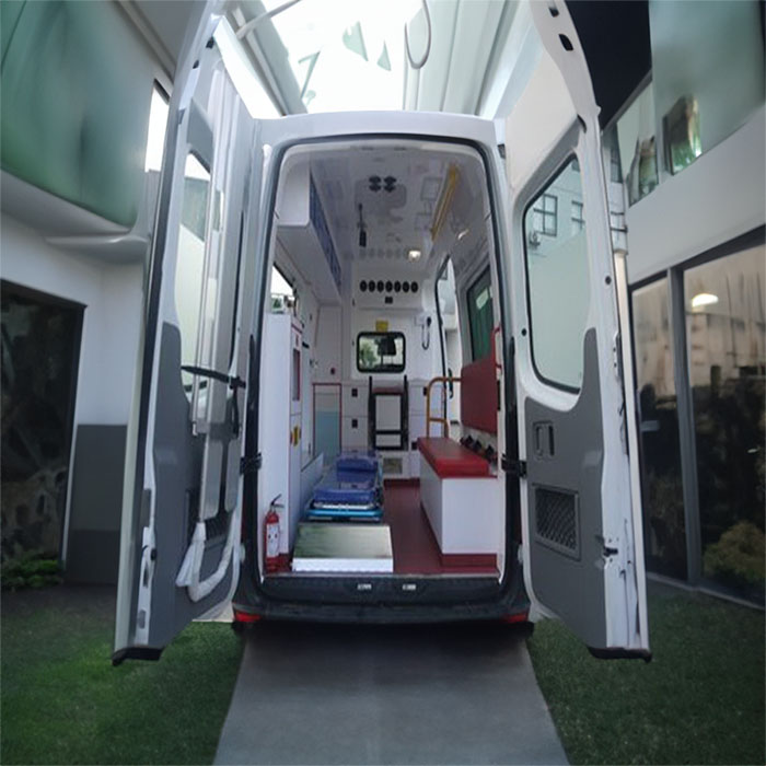 西宁出租救护车联系电话