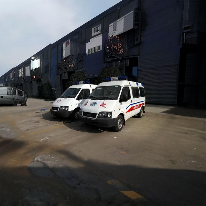 西宁出租私人救护车联系电话