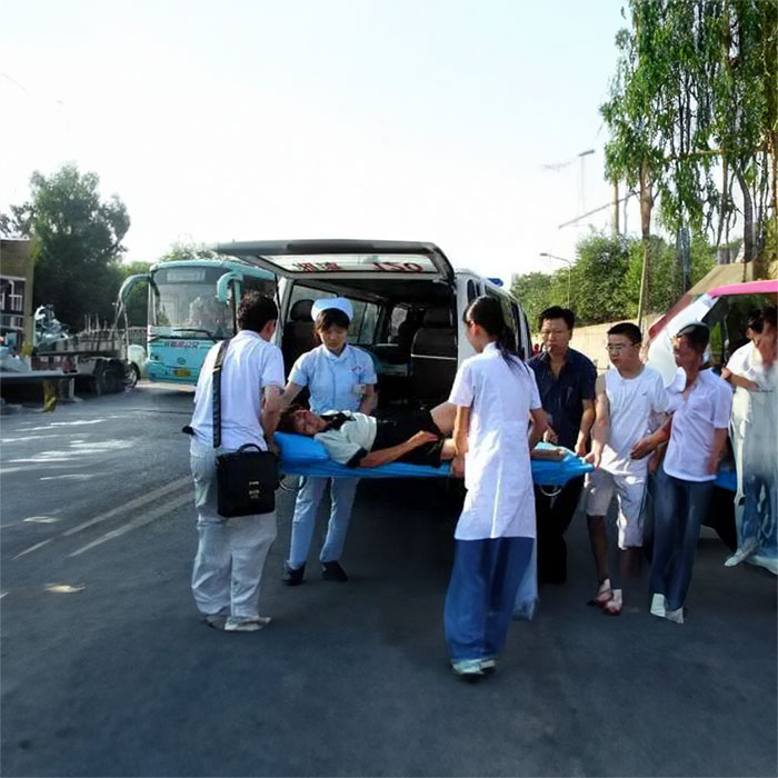 西宁租赁救护车电话