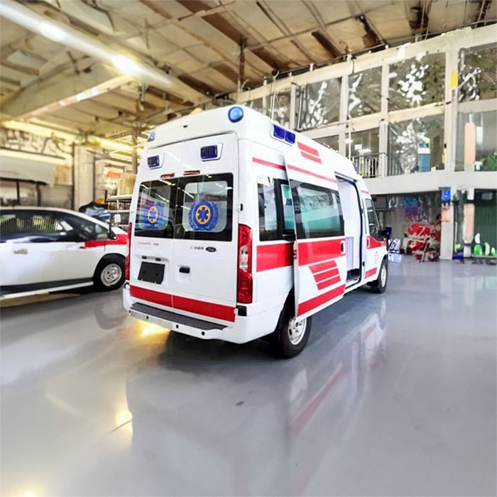 西宁私人救护车租赁收费